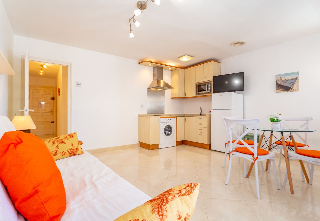 Ferienwohnung in Salou - FMP & MARITIM LAVANDA * WiFi * SEITLICHEM MEERBLICK