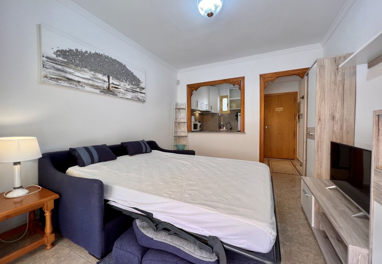 Ferienwohnung in Salou - FMP & MIRAMAR NAUTIC * WiFi * SEITLICHEM MEERBLICK