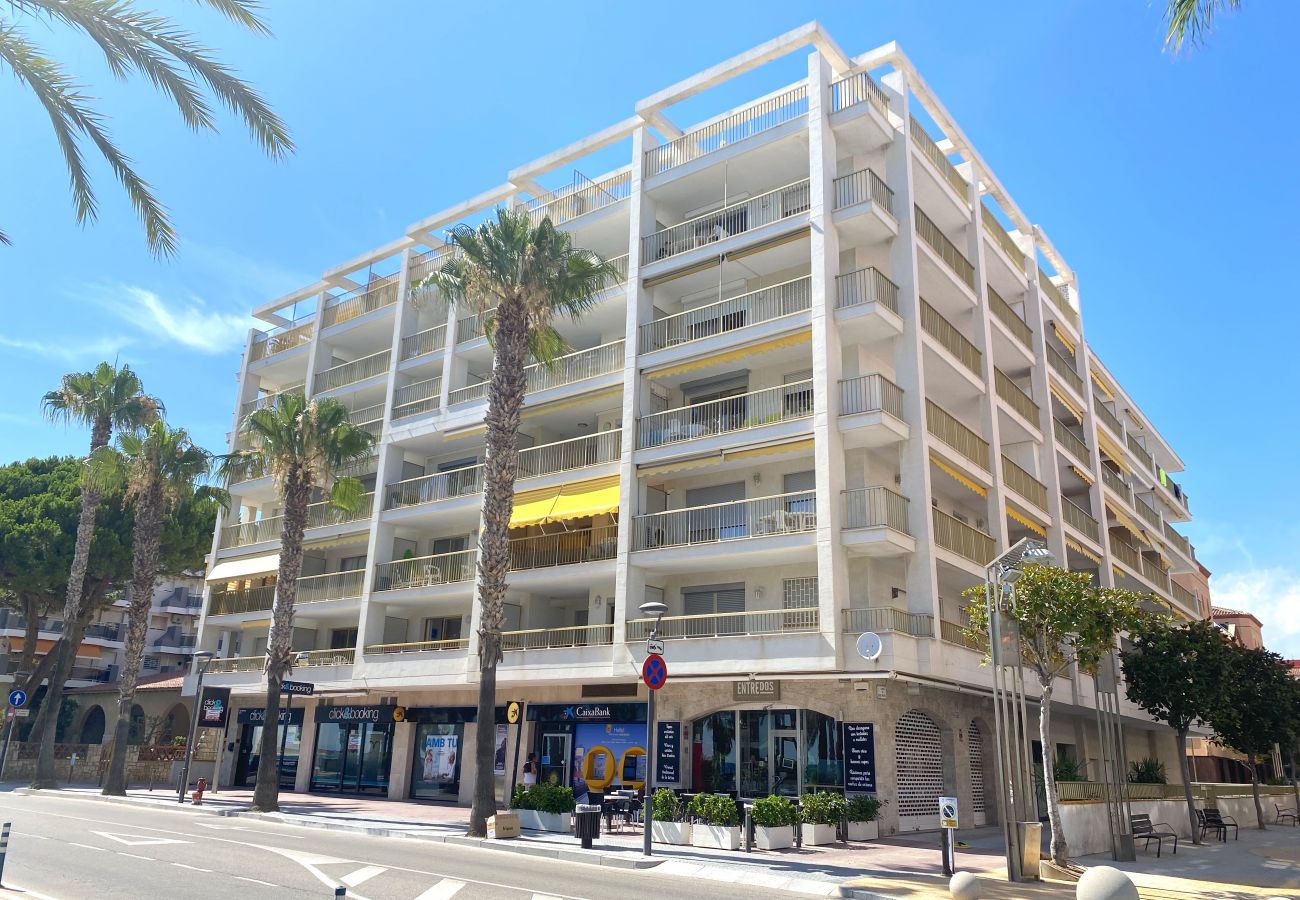 Ferienwohnung in Salou - FMP & MIRAMAR NAUTIC * WiFi * SEITLICHEM MEERBLICK