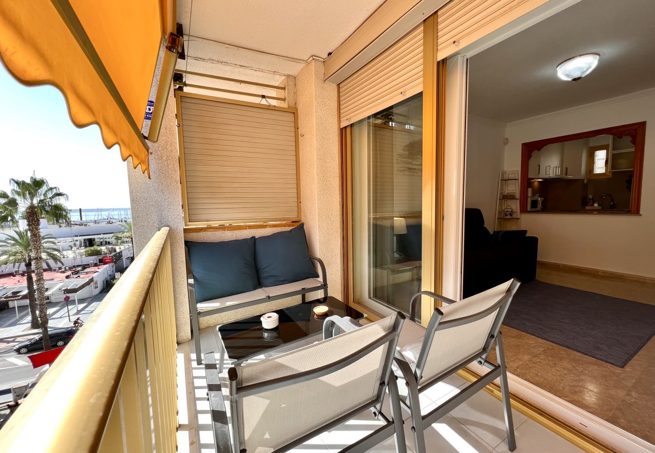 Ferienwohnung in Salou - FMP & MIRAMAR NAUTIC * WiFi * SEITLICHEM MEERBLICK