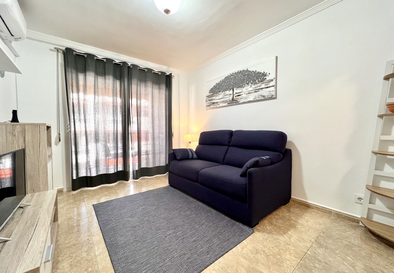 Ferienwohnung in Salou - FMP & MIRAMAR NAUTIC * WiFi * SEITLICHEM MEERBLICK