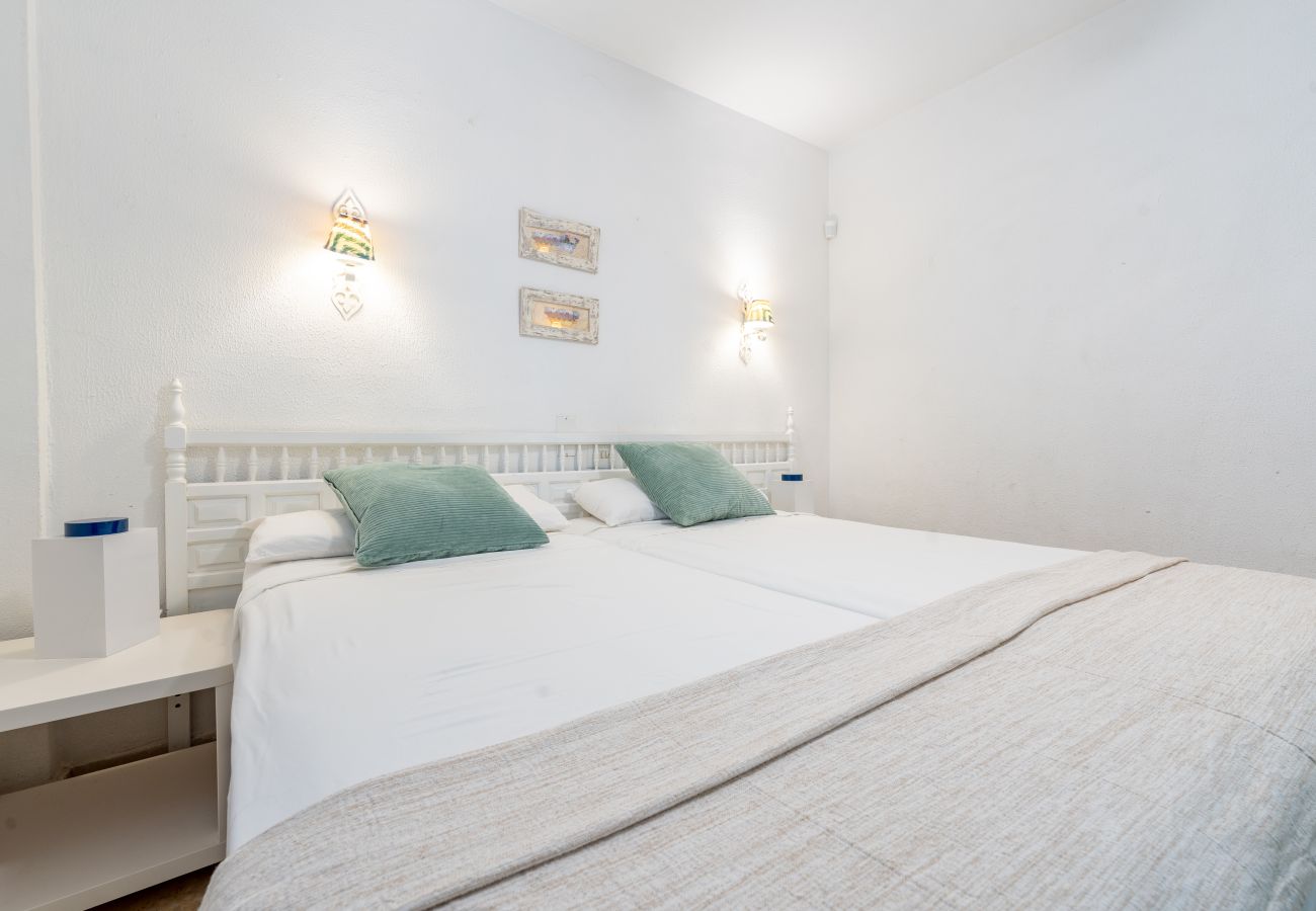 Ferienwohnung in Salou - FMP & MARITIM TEAL * WiFI * 1. STRANDREIHE